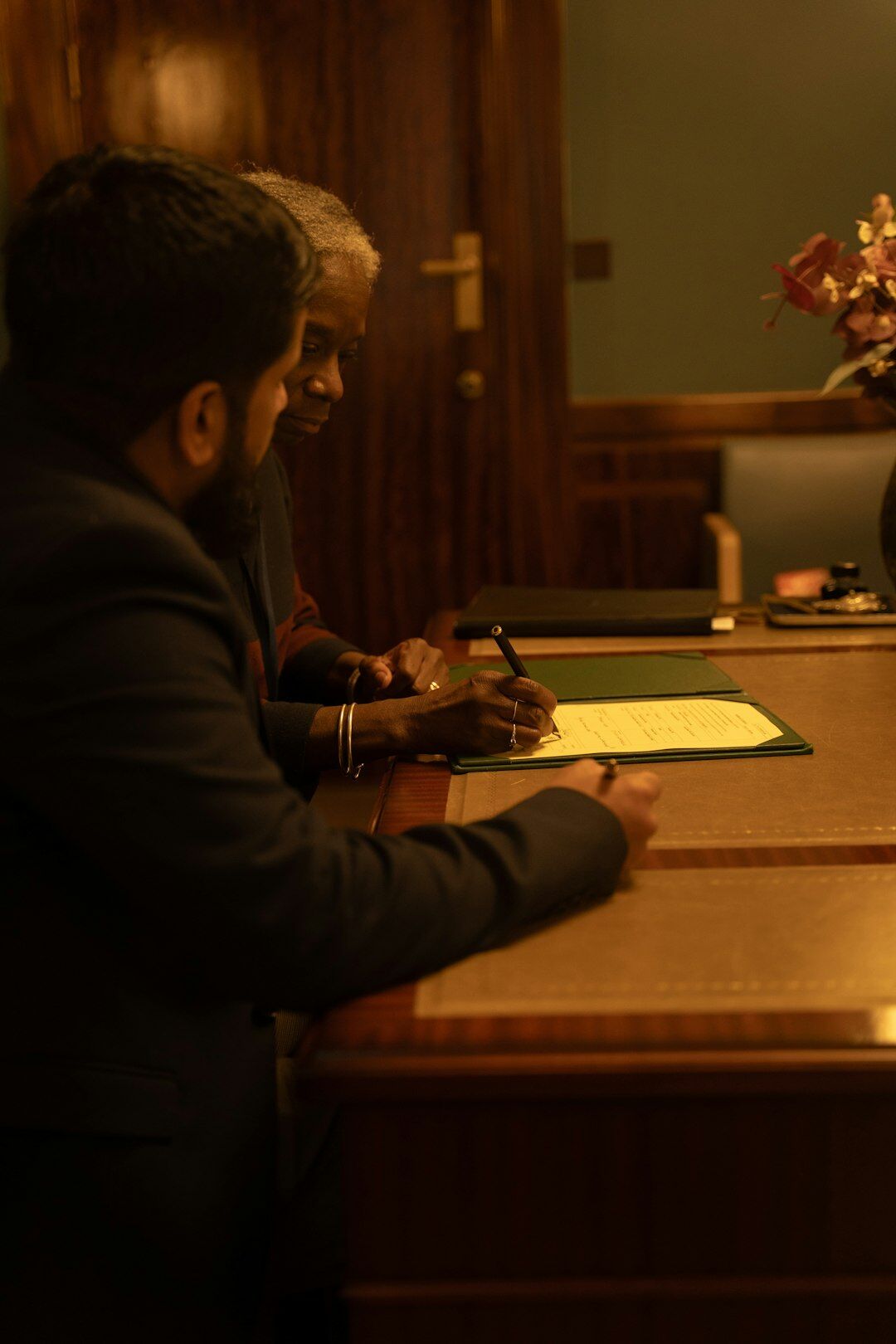 lawyer discussing case